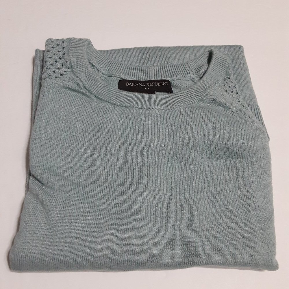 Banana Republic Women's Open Weave Shoulder and Arms Sweater in Size S
